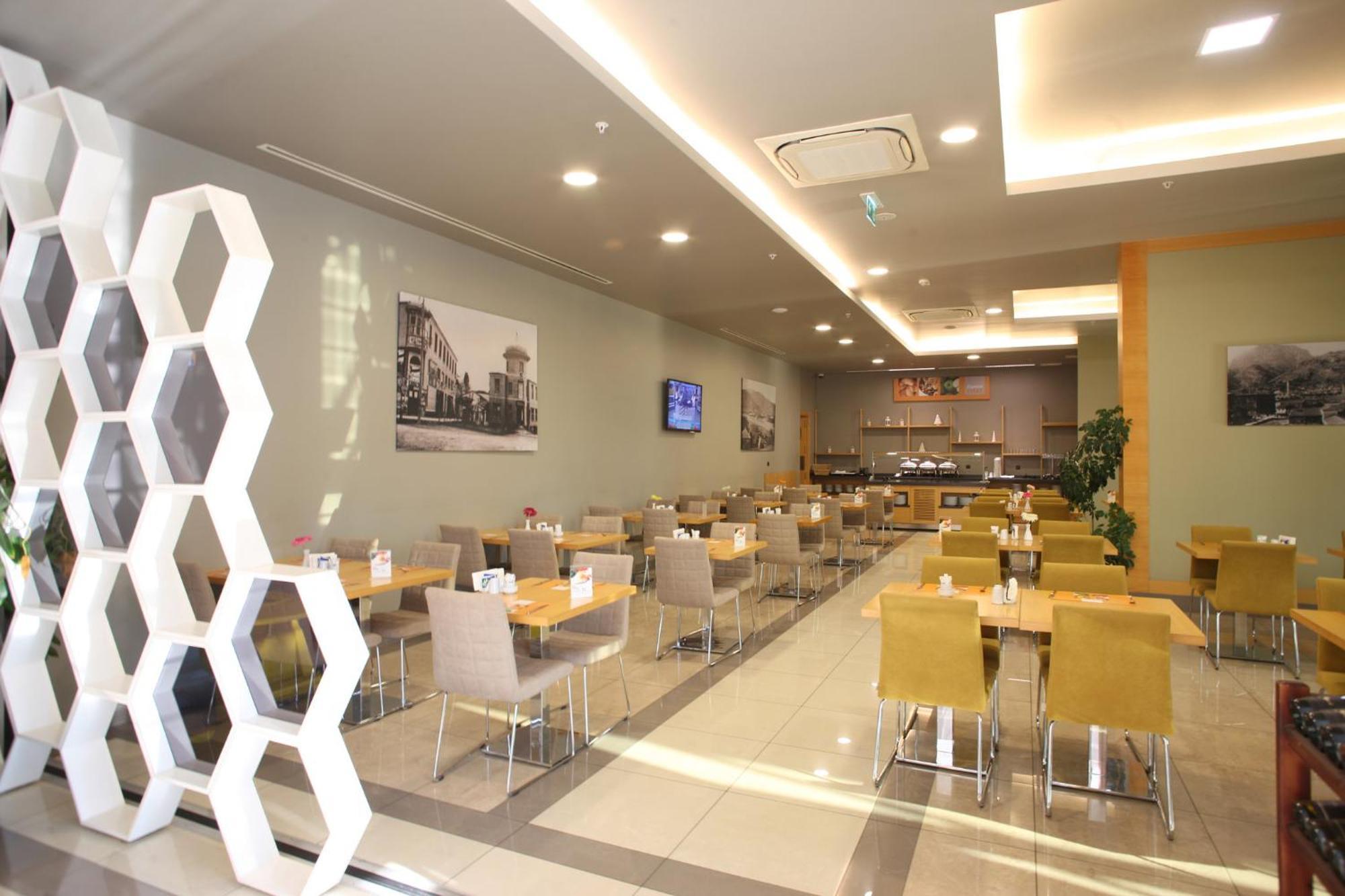 Holiday Inn Express Manisa-West By Ihg Экстерьер фото