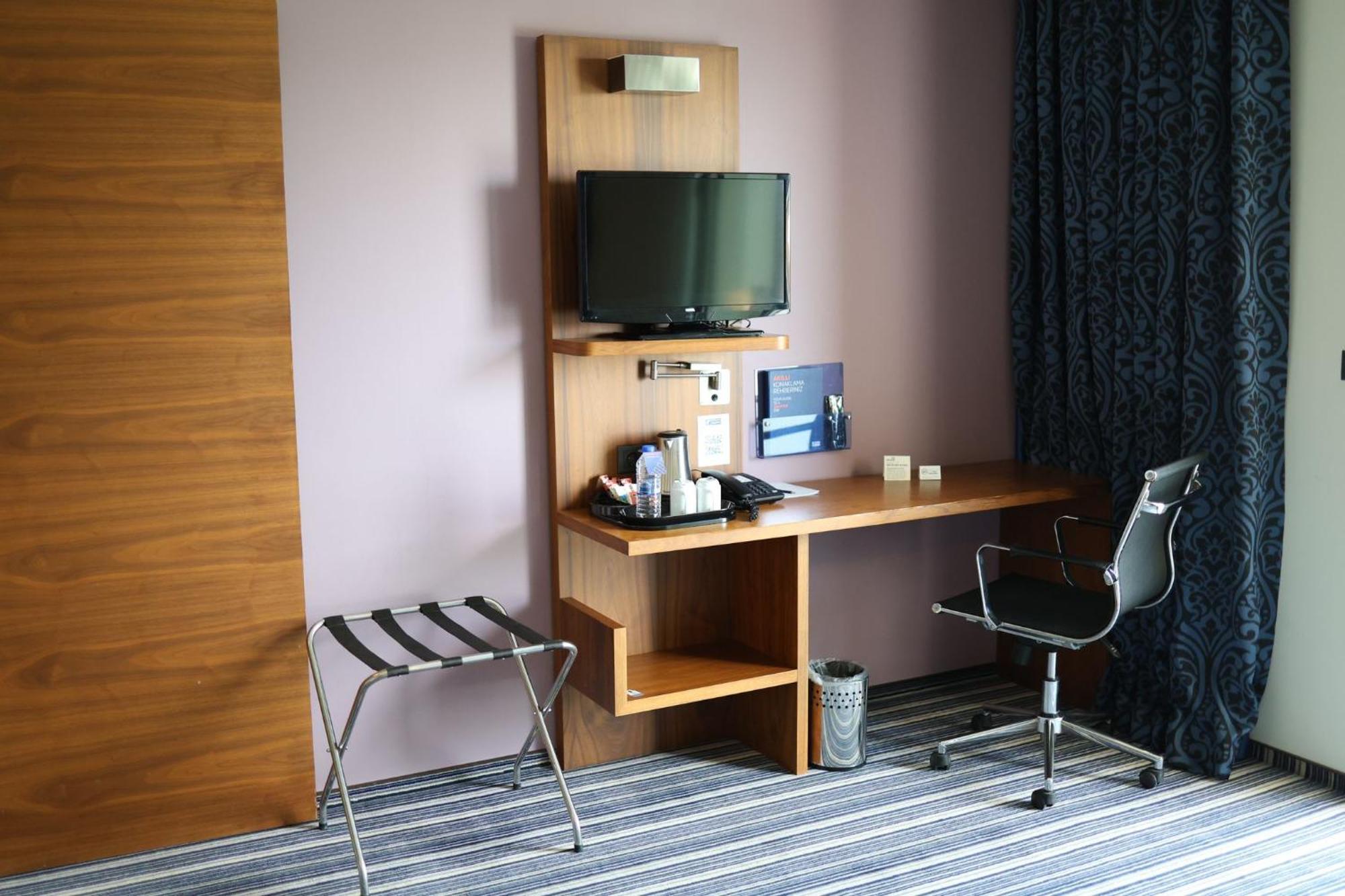 Holiday Inn Express Manisa-West By Ihg Экстерьер фото