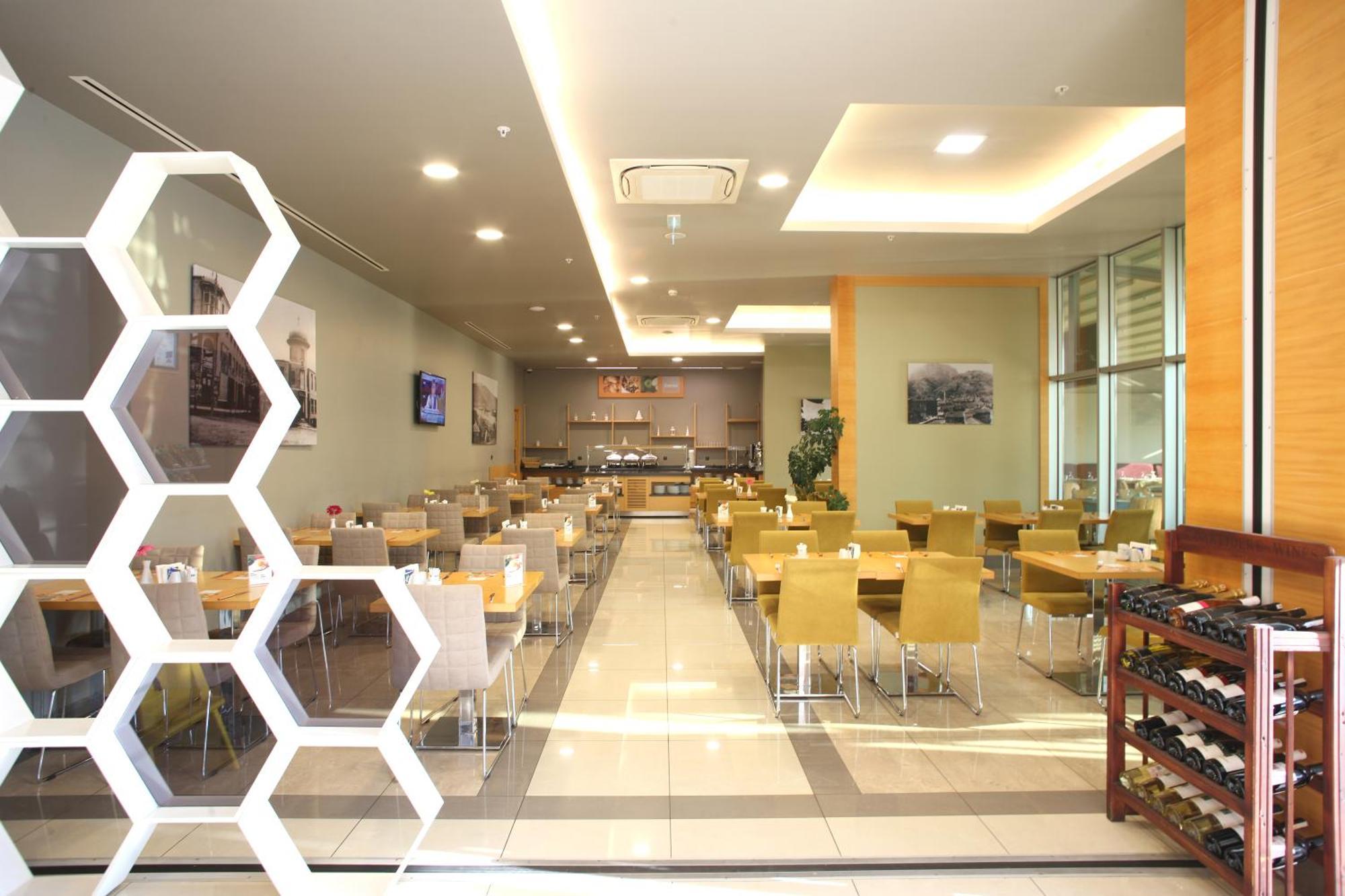 Holiday Inn Express Manisa-West By Ihg Экстерьер фото