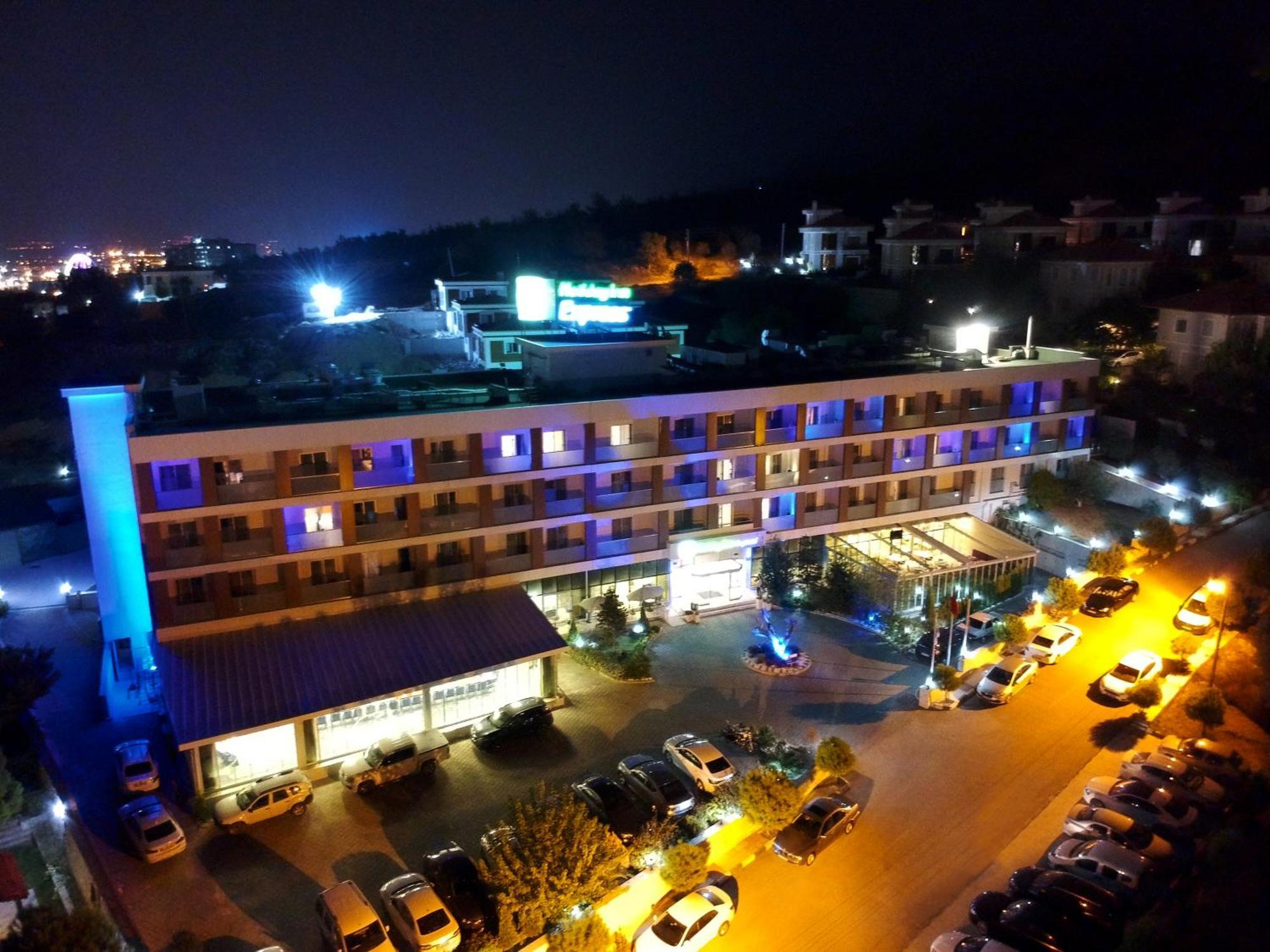 Holiday Inn Express Manisa-West By Ihg Экстерьер фото