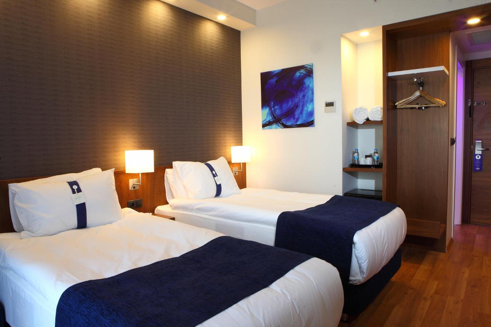 Holiday Inn Express Manisa-West By Ihg Экстерьер фото
